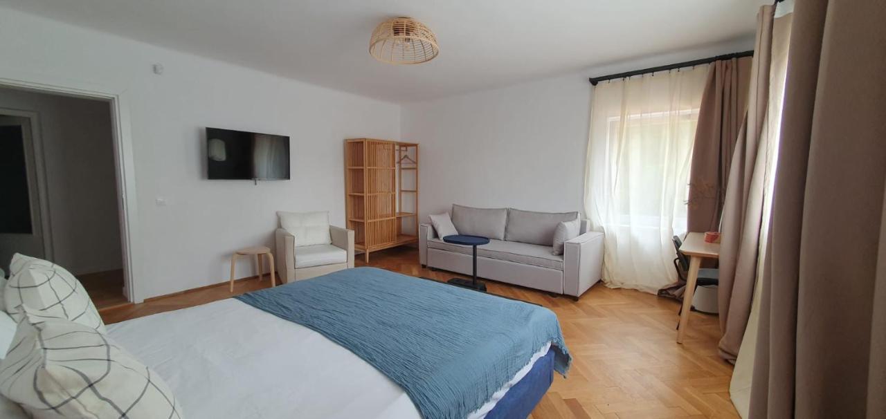 The Pines Serviced Apartments Braşov Eksteriør bilde